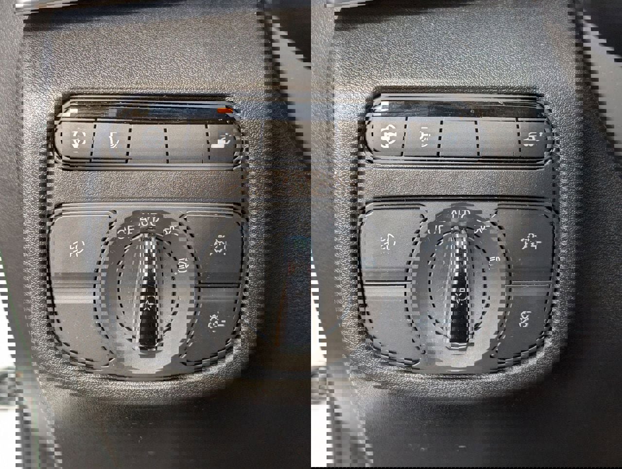 Used 2023 INFINITI QX55 Essential image 25