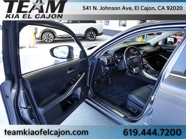 Used 2017 Lexus IS 200t image 40