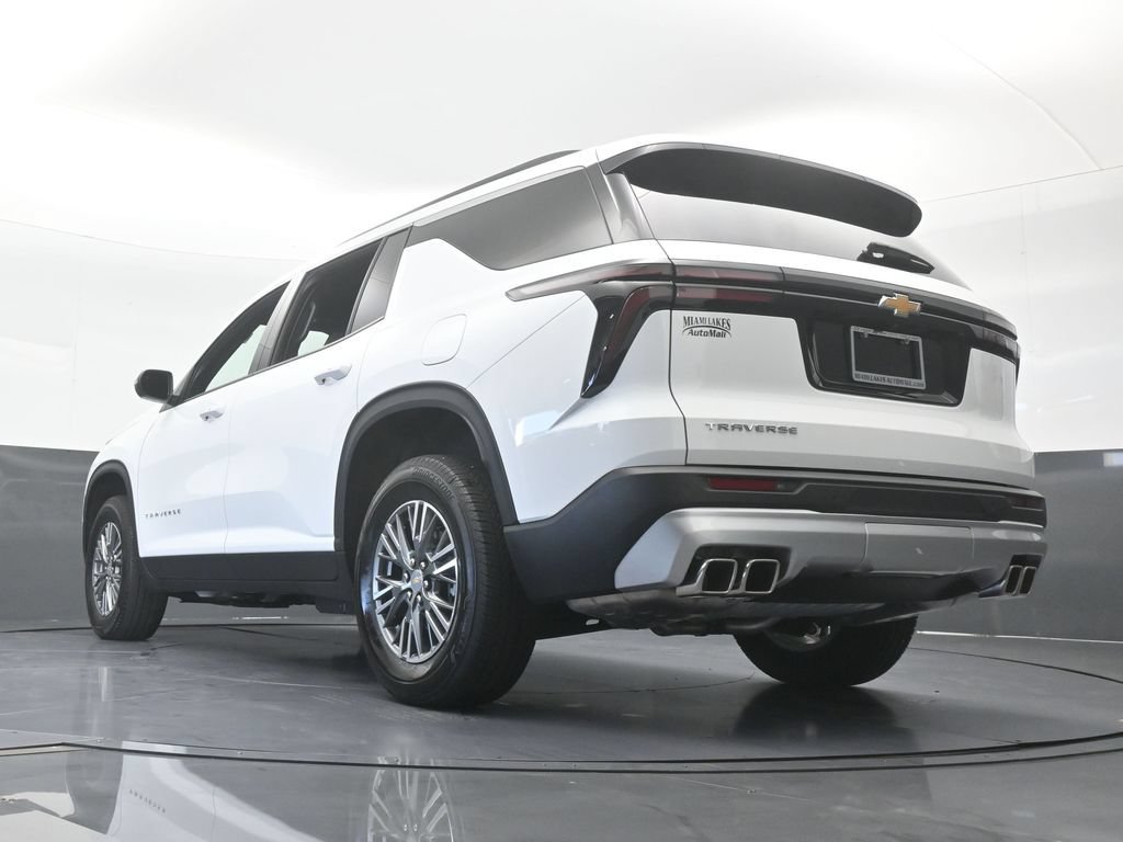 Used 2025 Chevrolet Traverse LT FWD image 58
