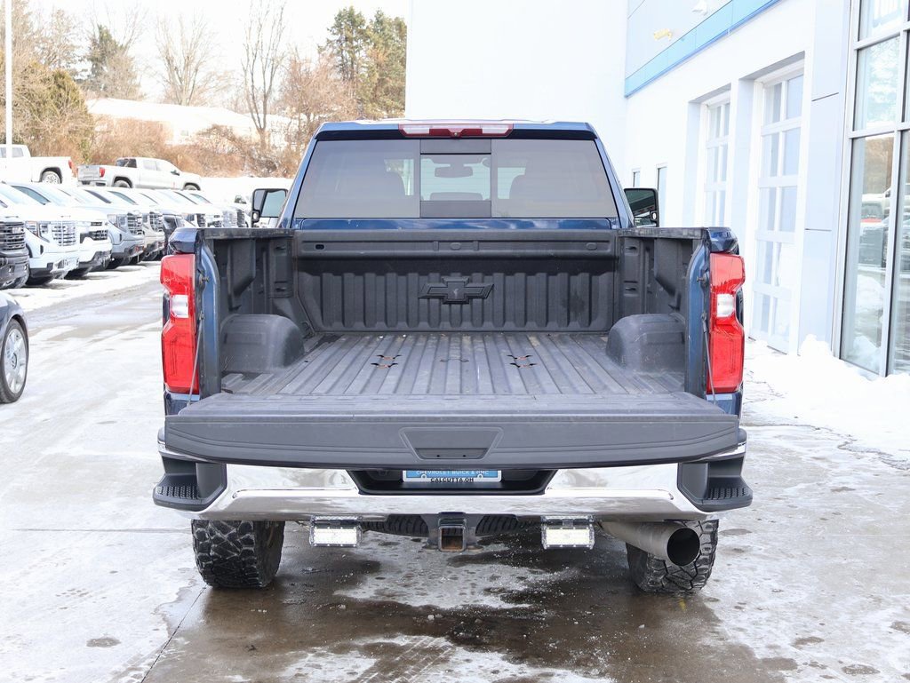 Certified 2021 Chevrolet Silverado 3500 LTZ w/ LTZ Convenience Package image 34