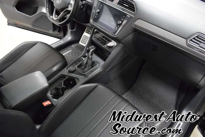 Used 2023 Volkswagen Tiguan SE R-Line AWD/4WD image 33