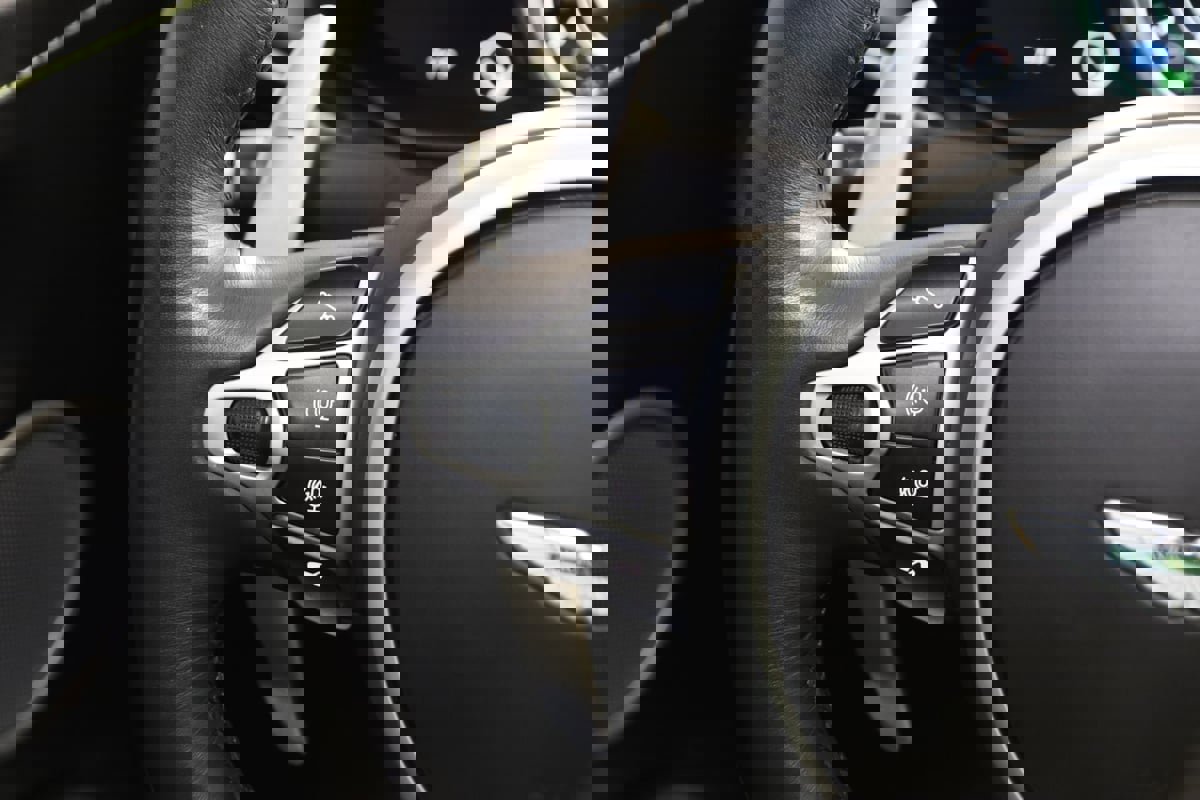 Used 2019 Aston Martin V8 Vantage Coupe RWD image 54