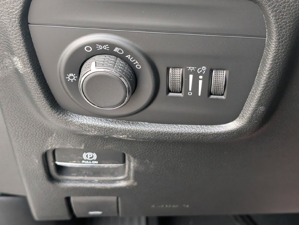 New 2026 Jeep Grand Cherokee Altitude AWD/4WD image 14