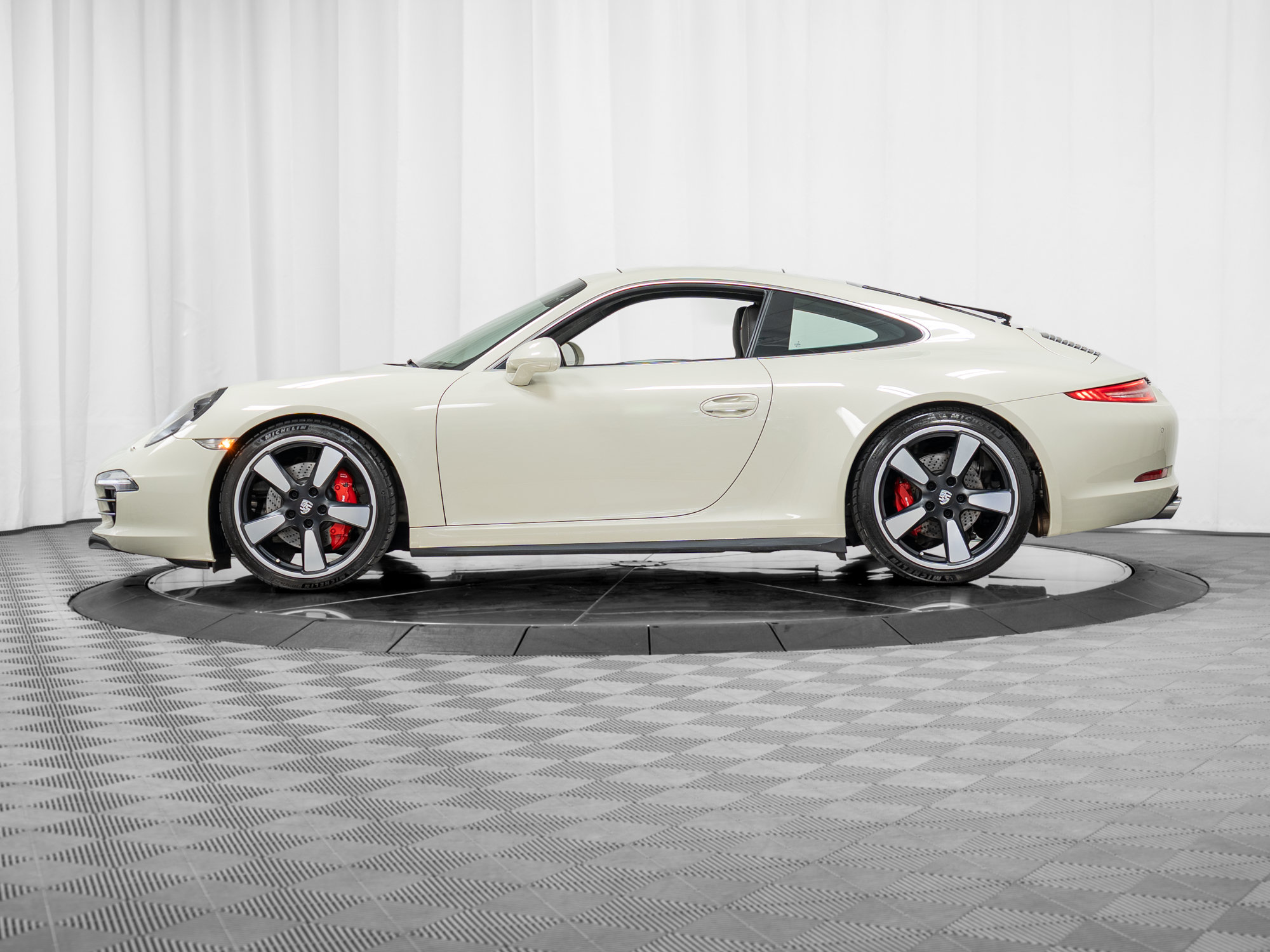 Certified 2014 Porsche 911 50th Anniversary Edition RWD image 47