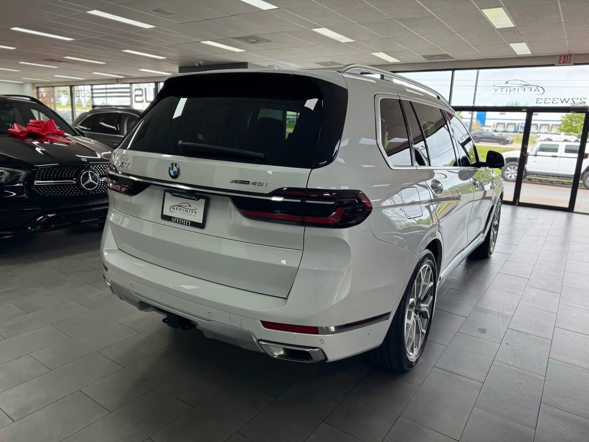 Used 2023 BMW X7 xDrive40i w/ Premium Package image 5