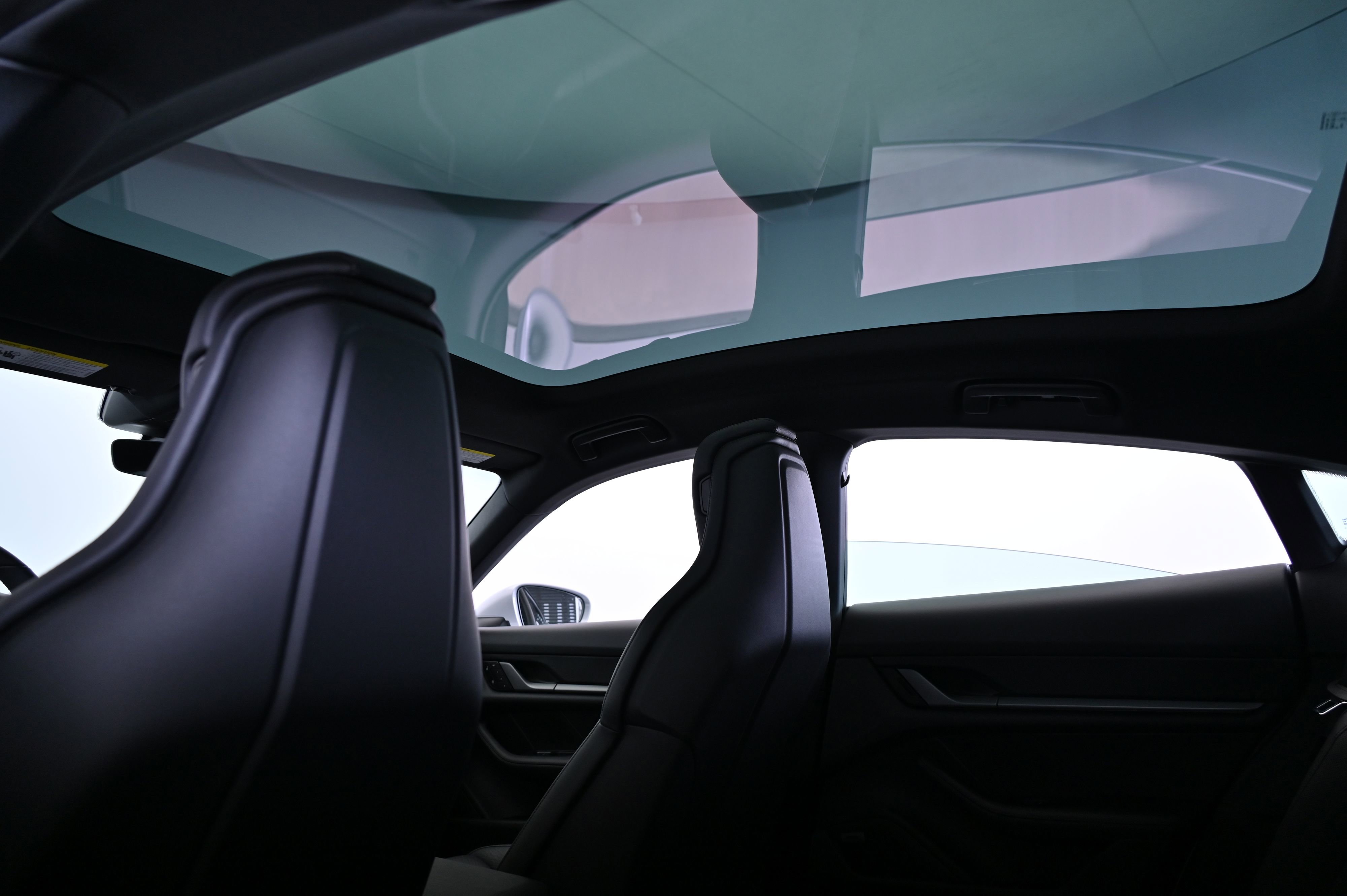 Used 2025 Porsche Taycan image 24