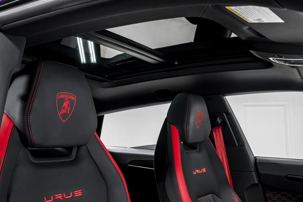 Used 2024 Lamborghini Urus Performante AWD/4WD image 44