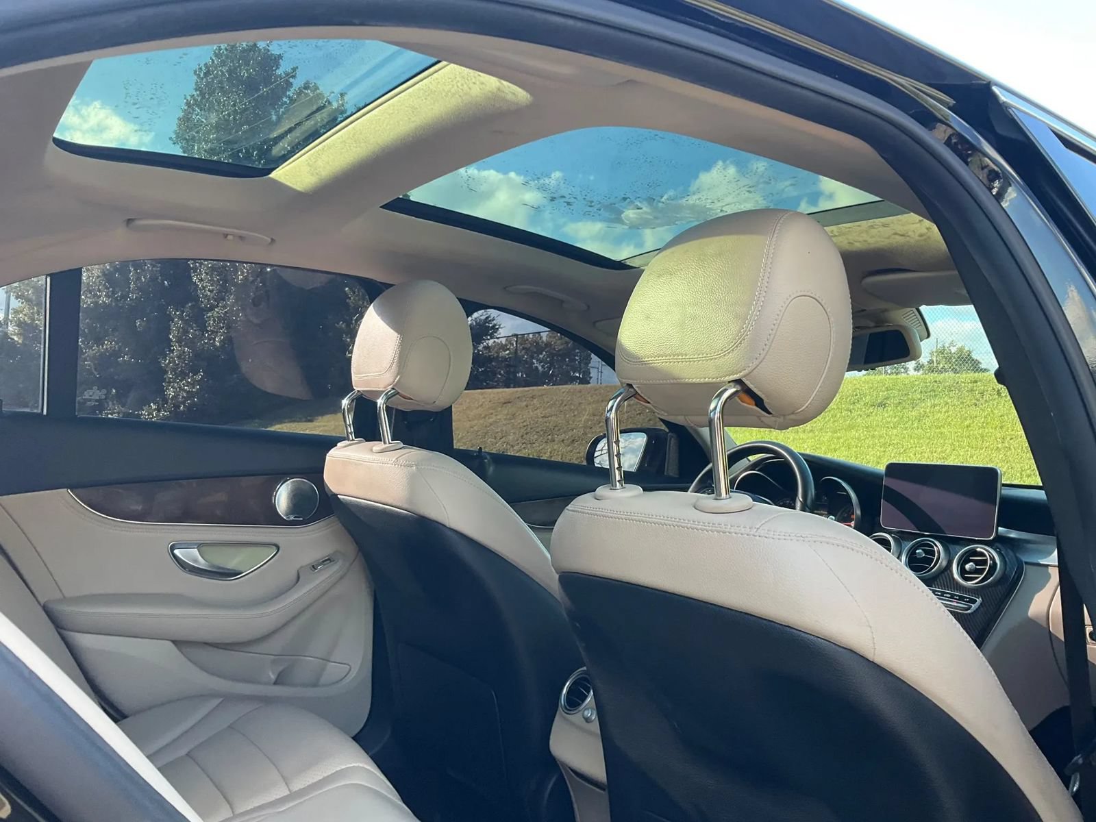 Used 2016 Mercedes-Benz C 300 4MATIC Sedan w/ Multimedia Package image 7