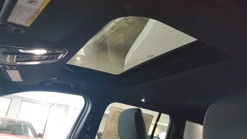 Used 2025 Jeep Grand Cherokee Laredo X image 31