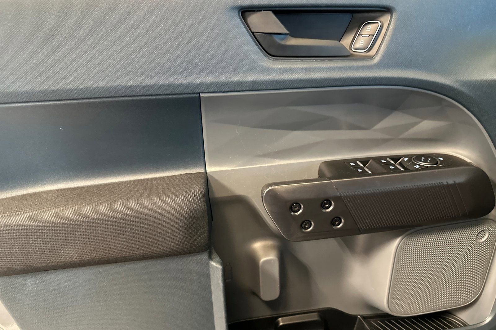 Used 2025 Ford Maverick XL w/ 4K Tow Package image 11