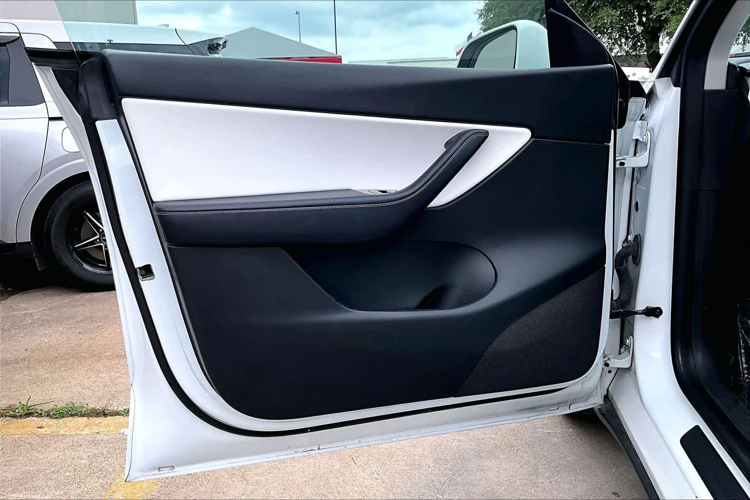 Used 2021 Tesla Model Y Long Range AWD/4WD image 21