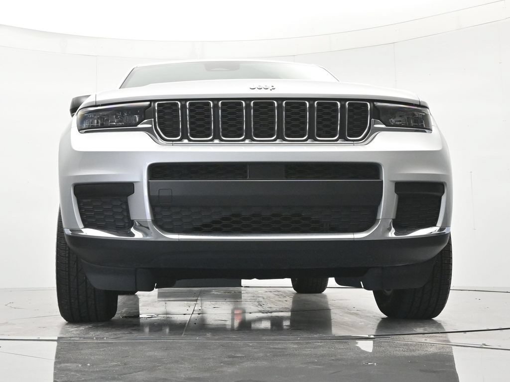 Used 2024 Jeep Grand Cherokee L Laredo RWD image 37