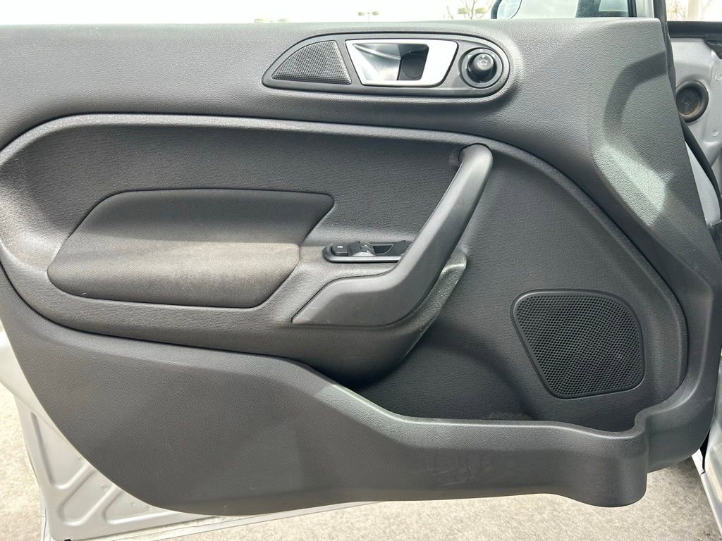 Used 2016 Ford Fiesta SE FWD image 11