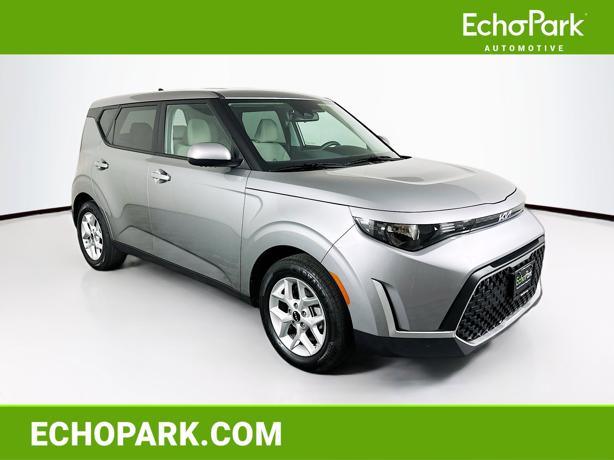 Used 2025 Kia Soul LX w/ LX Technology Package FWD image 1