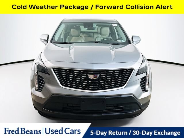 Used 2023 Cadillac XT4 Luxury w/ Cold Weather Package FWD image 3