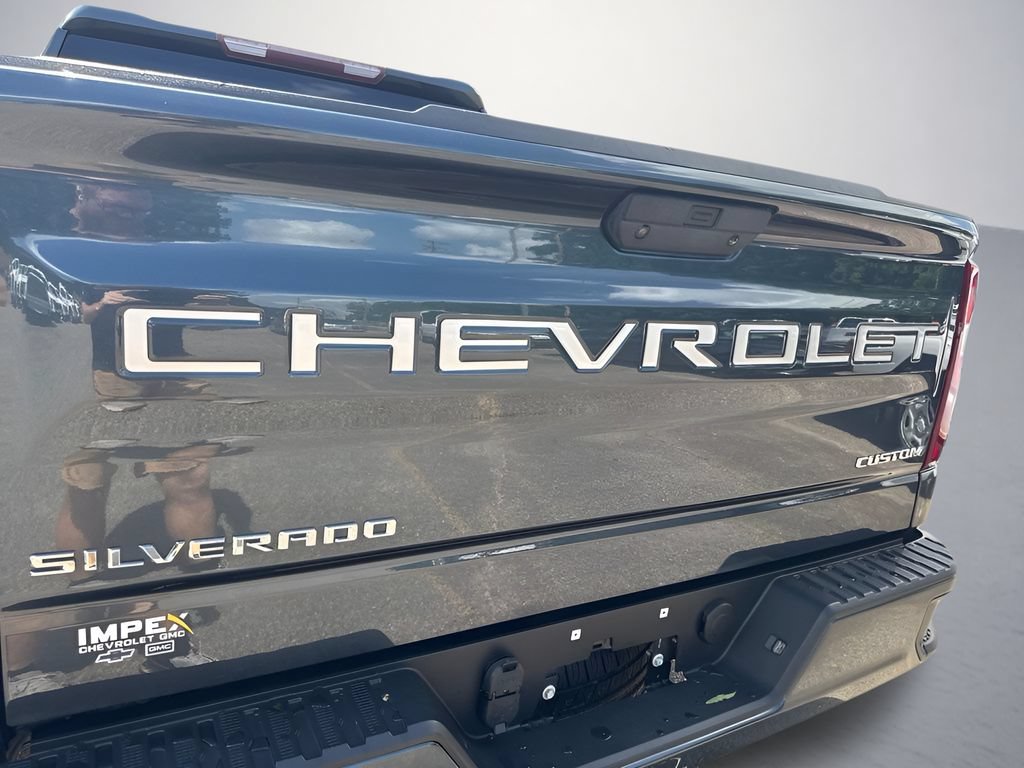 Used 2020 Chevrolet Silverado 1500 Custom w/ Custom Value Package AWD/4WD image 28