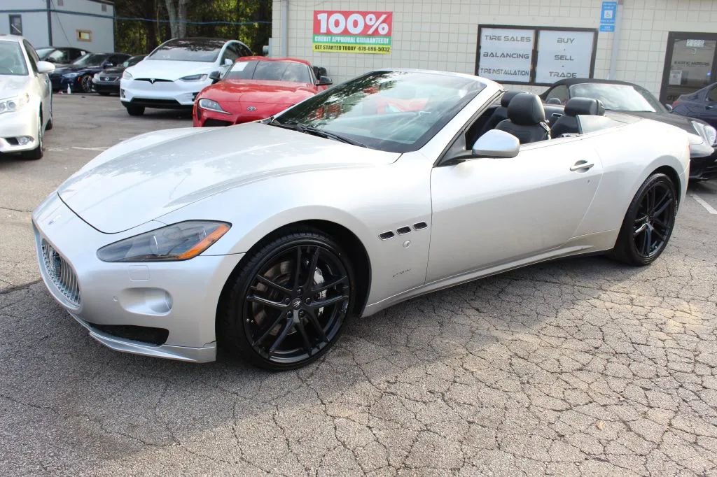 Used 2011 Maserati GranTurismo Convertible RWD image 3
