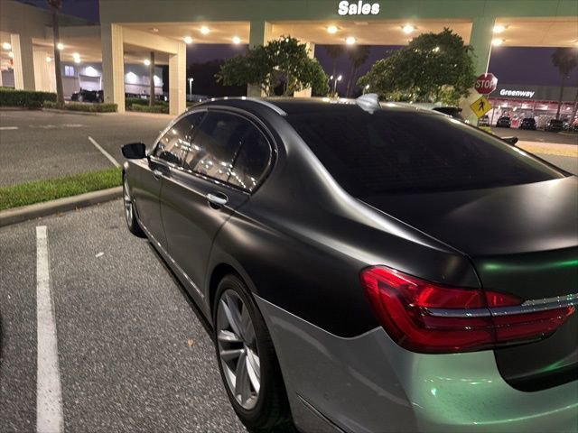 Used 2018 BMW 750i image 5
