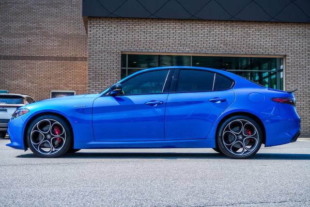 Used 2024 Alfa Romeo Giulia Veloce RWD image 10