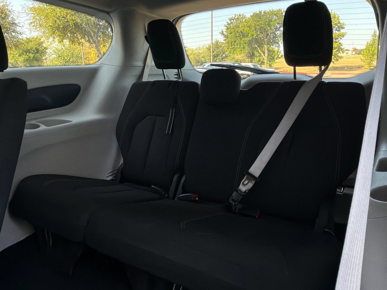 Used 2023 Chrysler Voyager LX FWD image 13