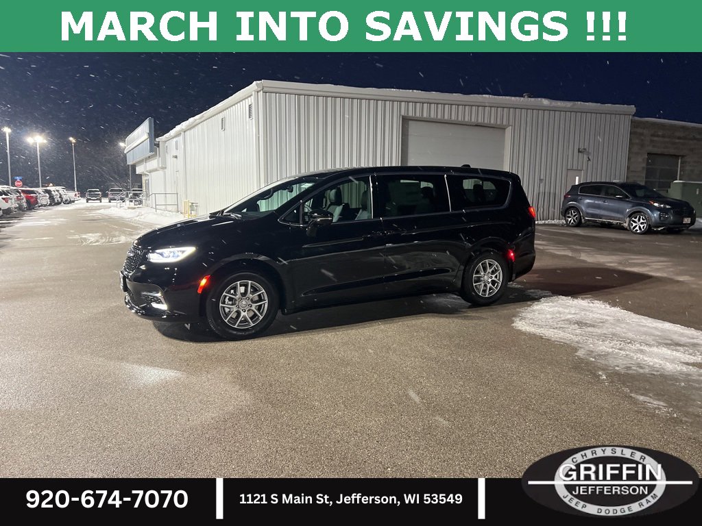 New 2026 Chrysler Pacifica Select image 1