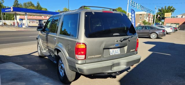 Used 2000 Ford Explorer Limited RWD image 4
