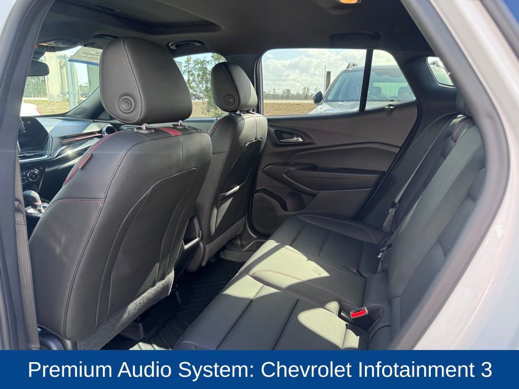 Used 2025 Chevrolet Trax RS w/ Sunroof Package image 19