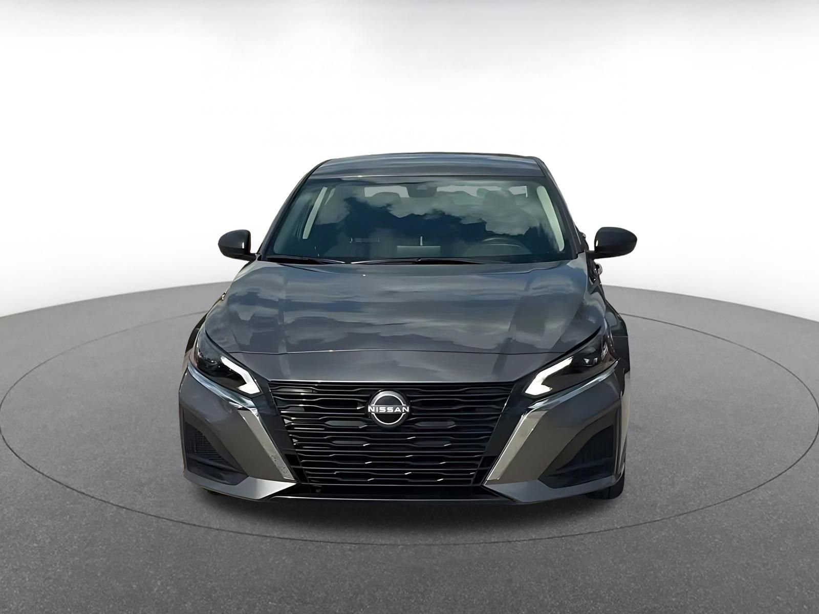Used 2025 Nissan Altima 2.5 SV FWD image 4