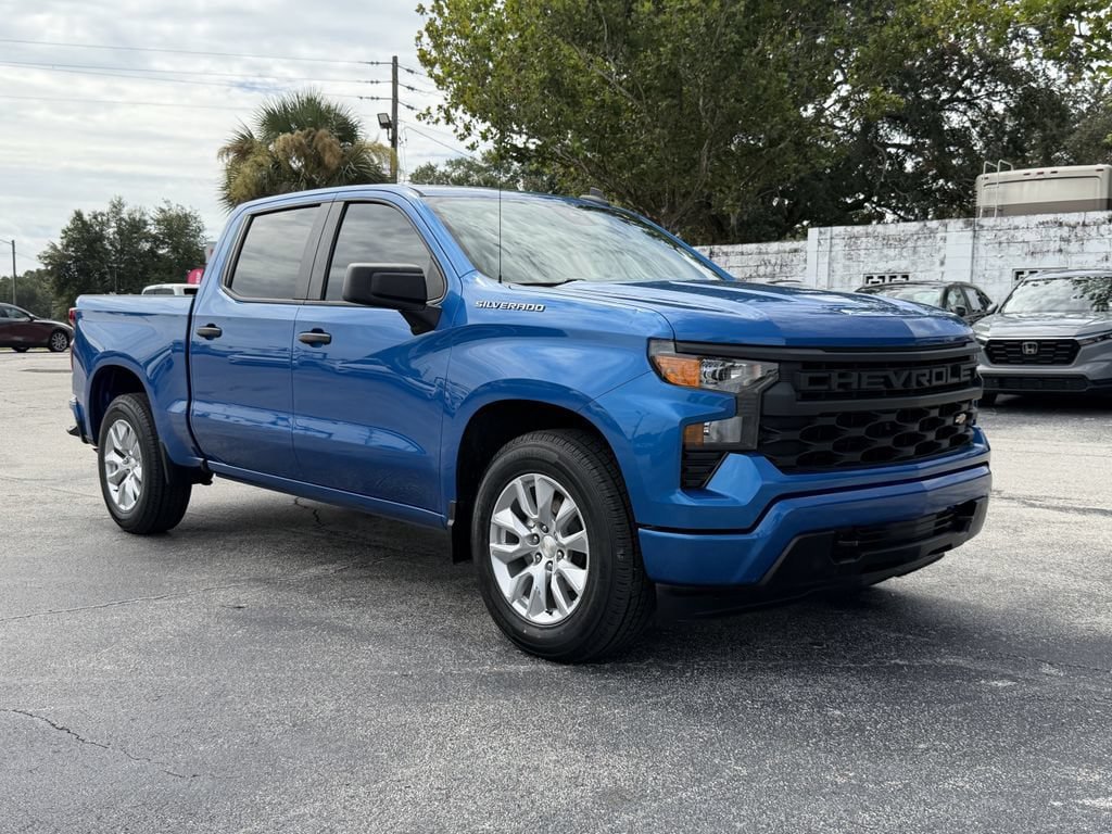 Used 2023 Chevrolet Silverado 1500 Custom RWD image 2