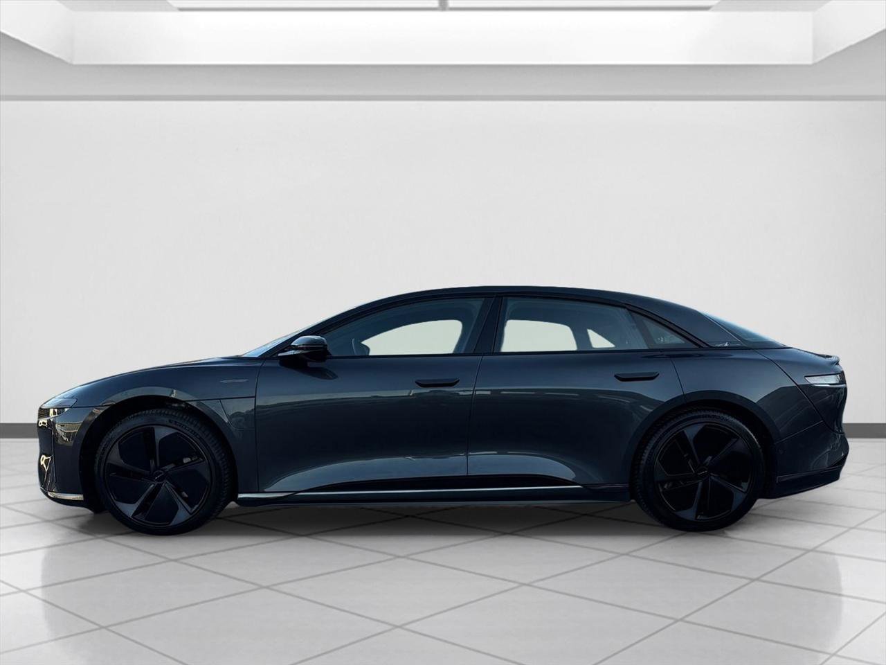 Used 2024 Lucid Air Touring image 4