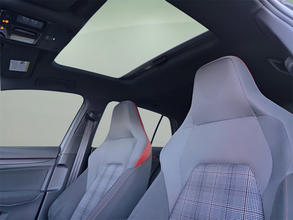 Used 2022 Volkswagen GTI SE image 21