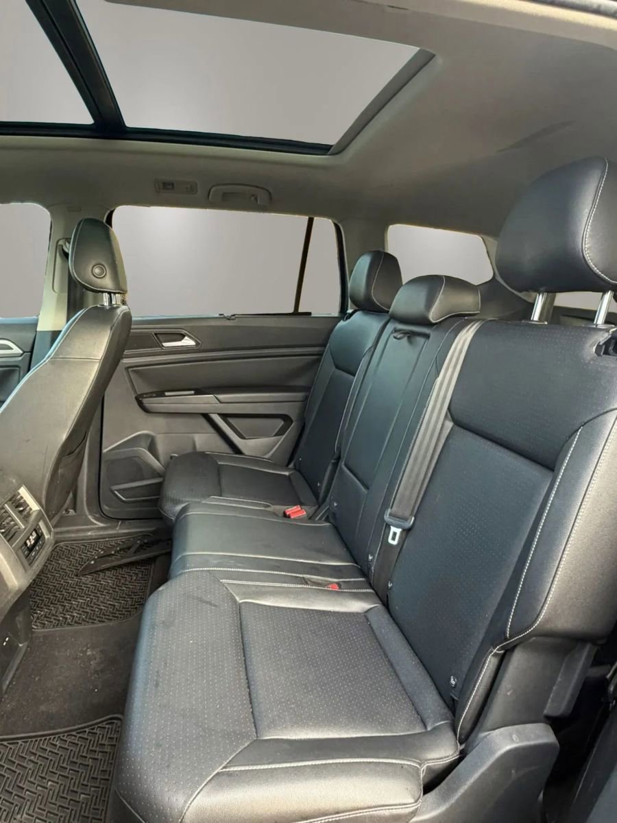 Used 2021 Volkswagen Atlas SE w/ Panoramic Sunroof Package FWD image 11