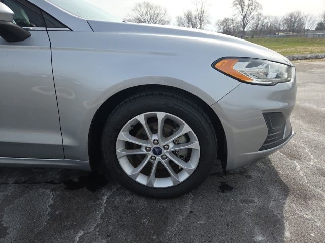 Used 2020 Ford Fusion SE image 4