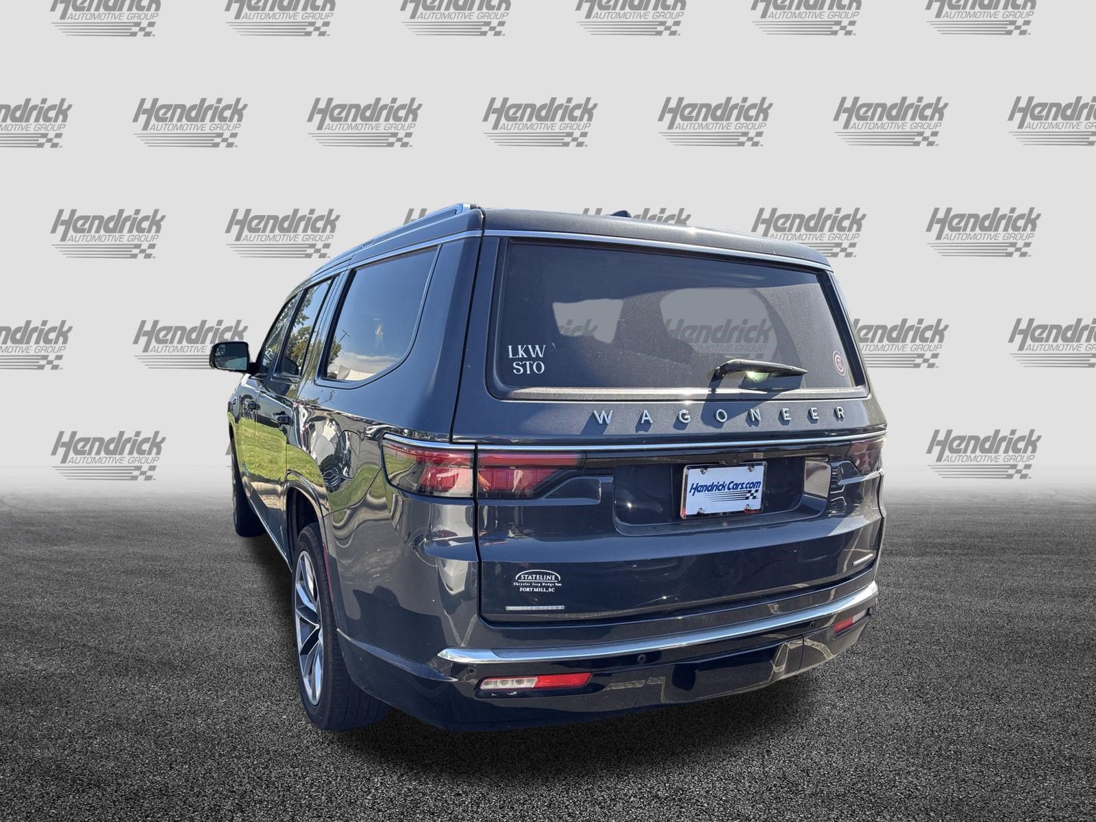 Used 2023 Jeep Wagoneer Series III w/ Premium Group I AWD/4WD image 9
