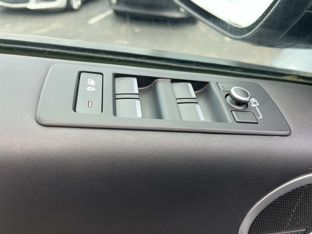 Used 2018 Land Rover Discovery HSE AWD/4WD image 36