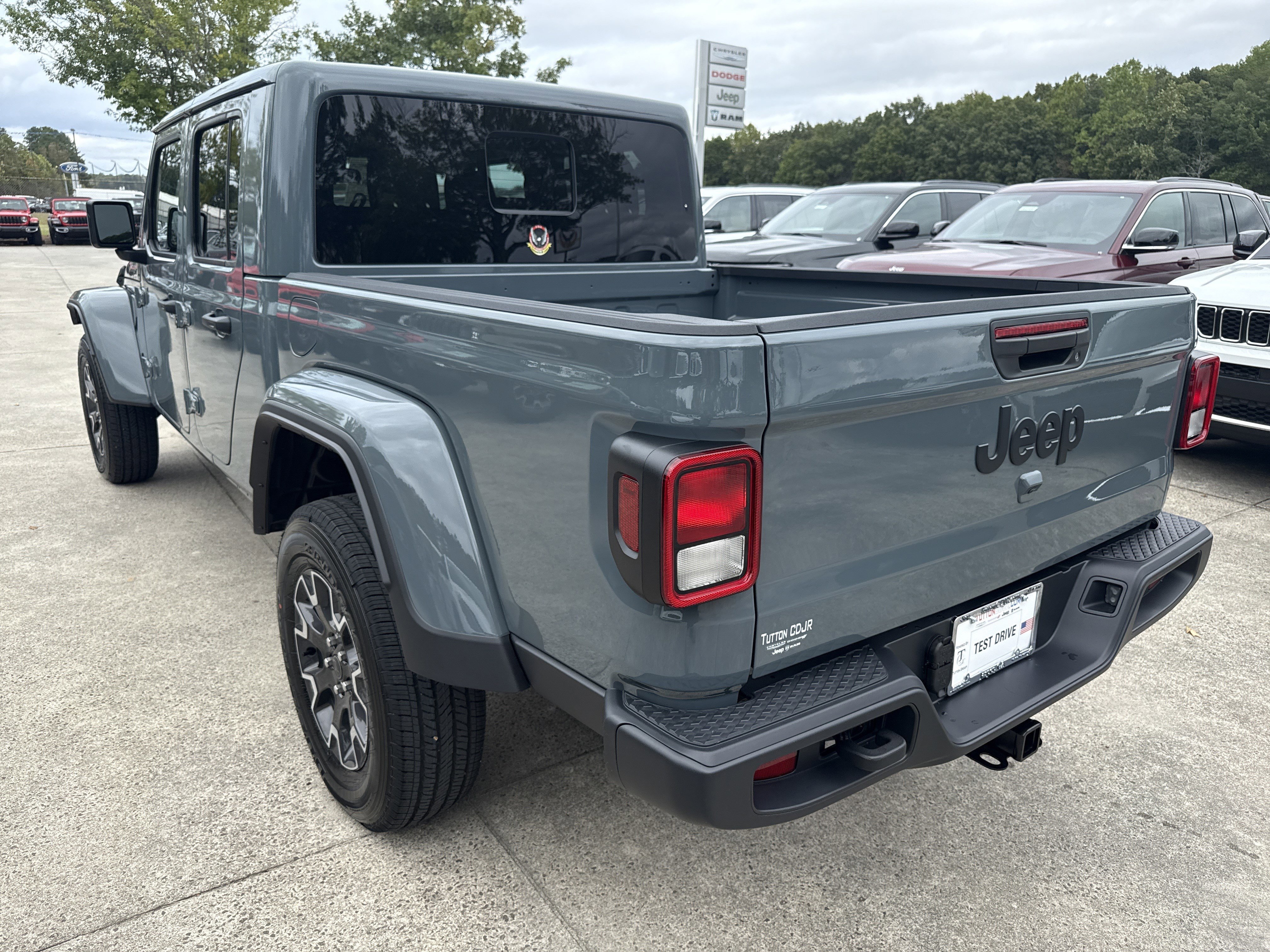 New 2025 Jeep Gladiator Sport w/ Premium Package image 5