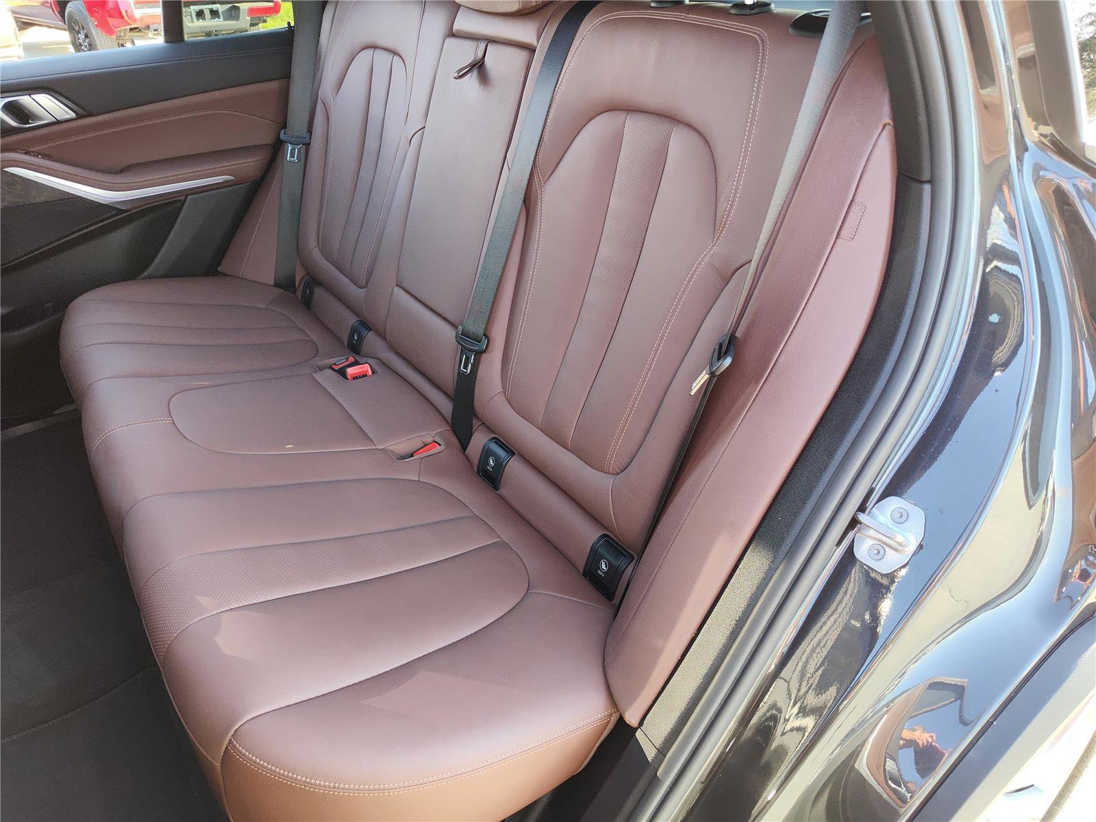 Used 2022 BMW X5 xDrive40i w/ Parking Assistance Package image 25