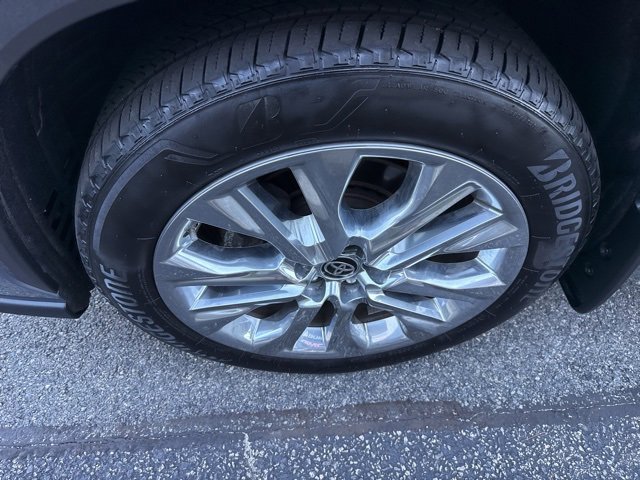 Used 2020 Toyota Highlander Limited image 5