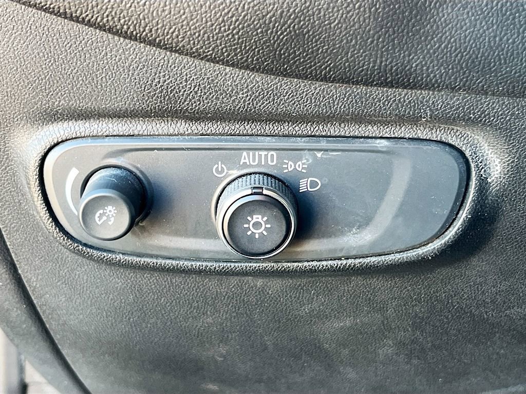 Used 2021 Chevrolet Equinox LS w/ LPO, Blackout Package image 10