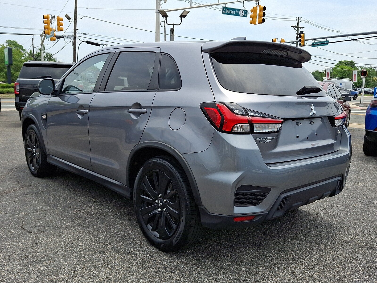 Used 2022 Mitsubishi Outlander Sport LE FWD image 3