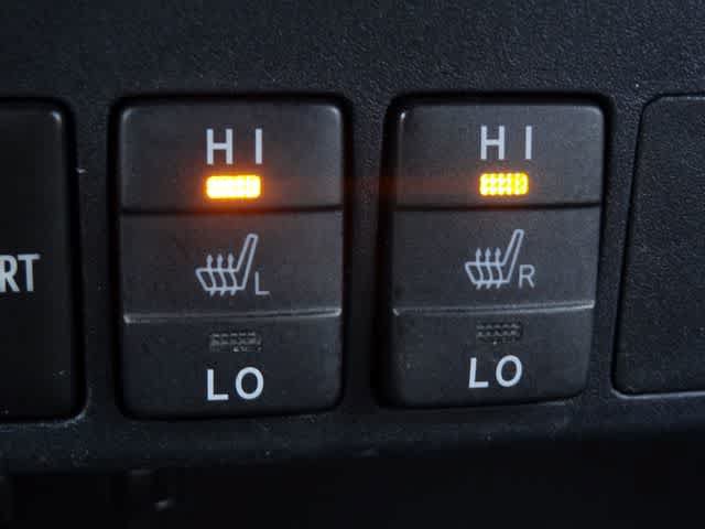 Used 2018 Toyota RAV4 SE AWD/4WD image 27