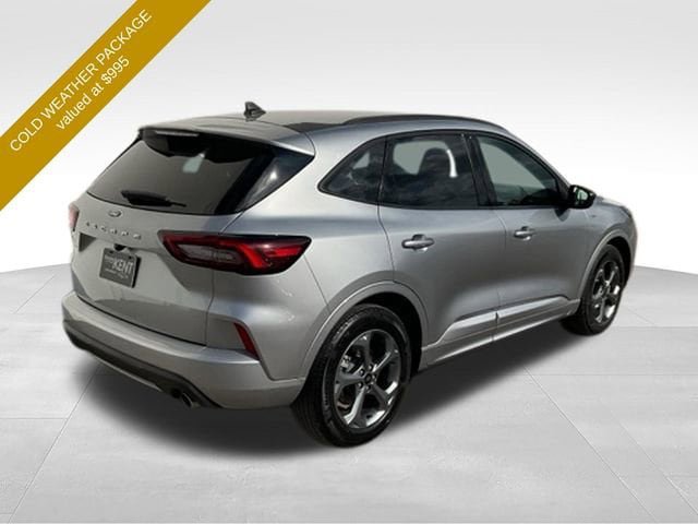 Used 2024 Ford Escape ST-Line w/ Cold Weather Package FWD image 5