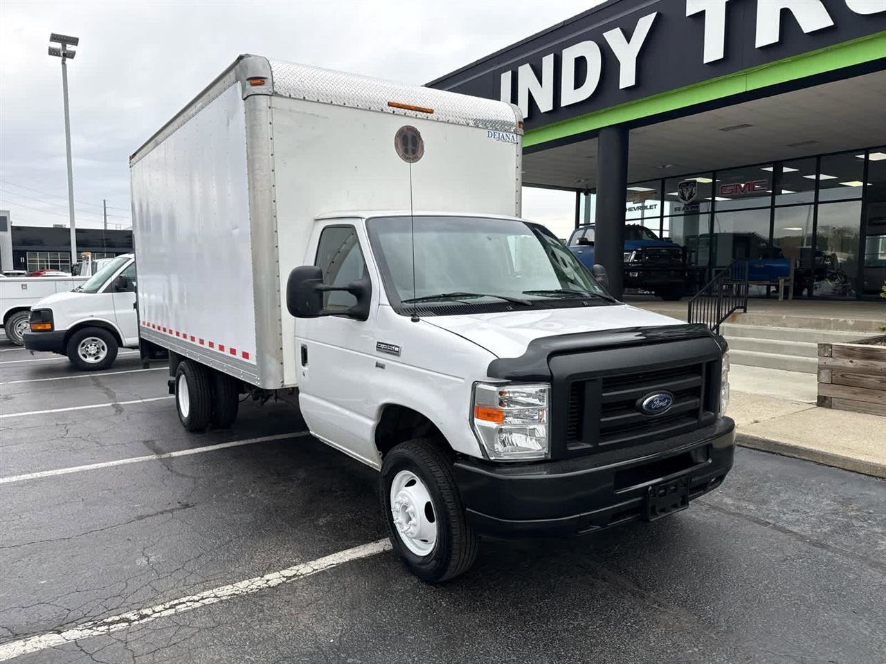 Used 2018 Ford E-350 and Econoline 350 Super Duty w/ Power Windows & Locks Group RWD image 2