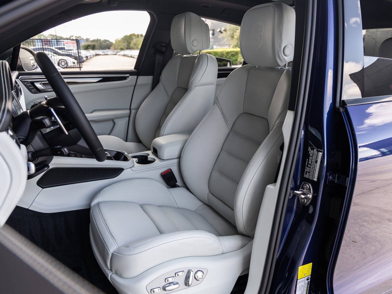 New 2026 Porsche Macan Turbo image 5