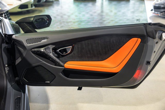 Used 2022 Lamborghini Huracan EVO RWD image 32