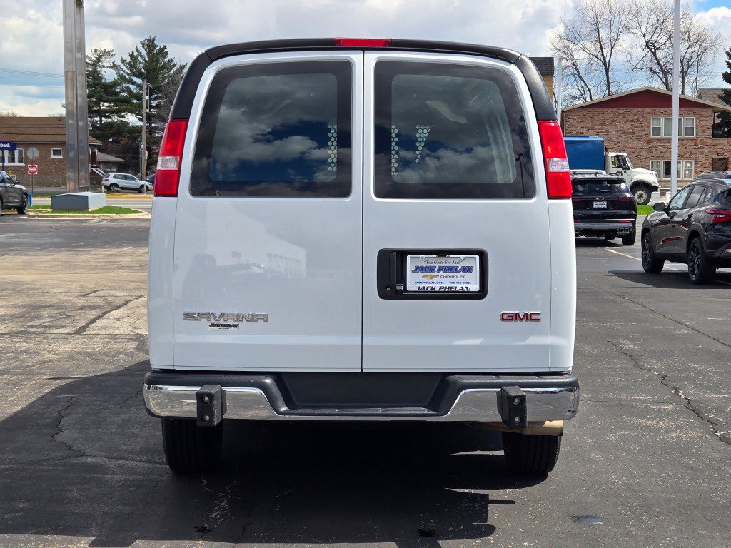 Used 2024 GMC Savana 2500 w/ Driver Convenience Package image 11
