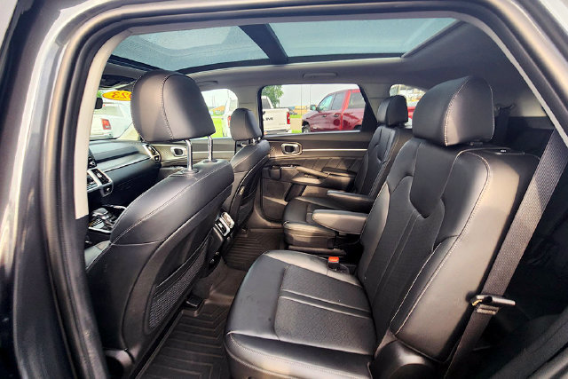 Used 2023 Kia Sorento SX AWD/4WD image 18