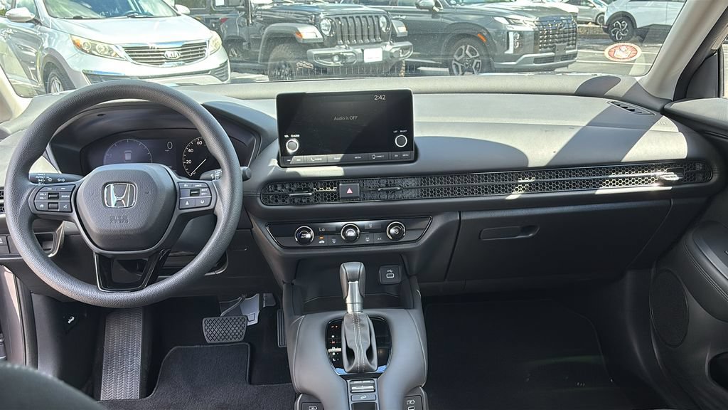 Certified 2025 Honda HR-V LX image 12