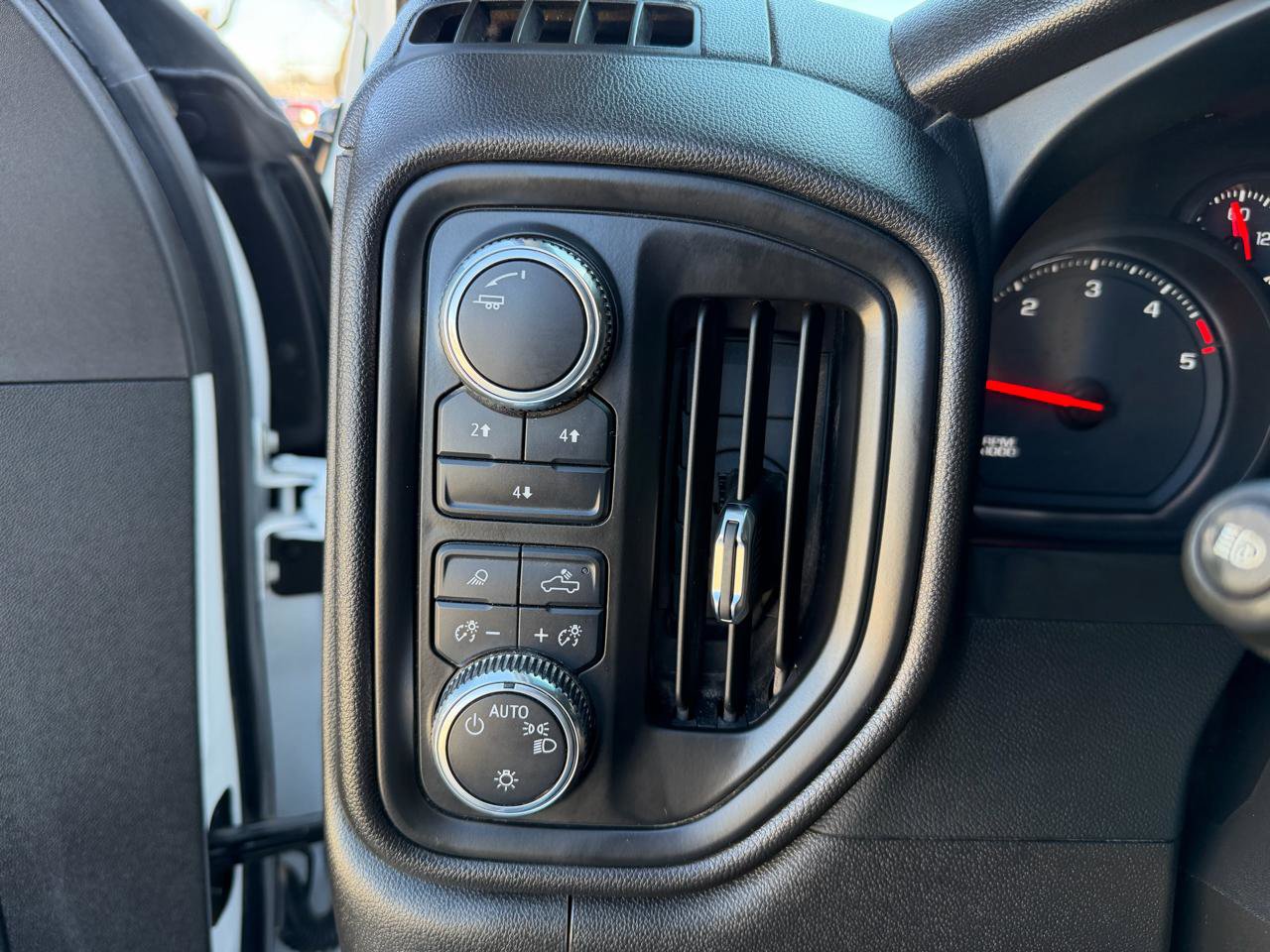 Used 2024 GMC Sierra 3500 Pro w/ Convenience Package image 36