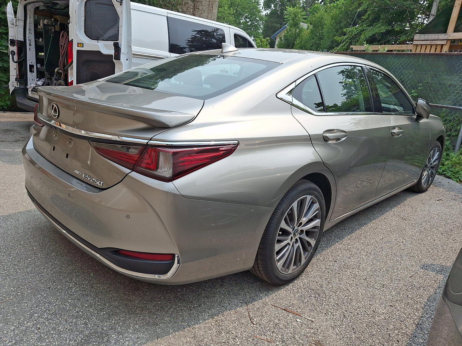 Certified 2021 Lexus ES 250 w/ Premium Package AWD/4WD image 3